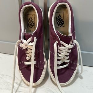 EUC suede Vans